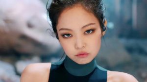 Nữ idol Jennie của Black Pink  dù có tứ bạch nhãn nhưng vẫn rất xinh đẹp