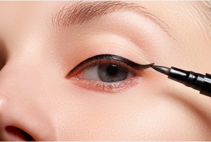 Lựa chọn mắt nước cho những tông make-up nhẹ nhàng