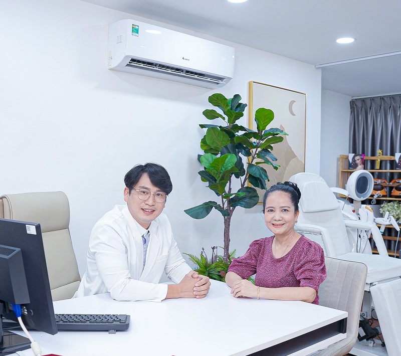 Tư vấn với bác sĩ để lựa chọn dáng mắt phù hợp nhất