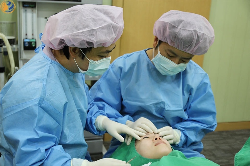 Huỳnh Sương clinic với công nghệ cắt mí chuẩn Hàn cho dáng mắt tự nhiên
