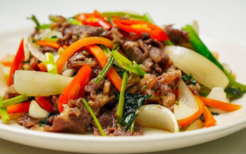 Nếu lỡ ăn nhiều thịt bò thì nên liên hệ bác sĩ chứ không tự ý uống thuốc
