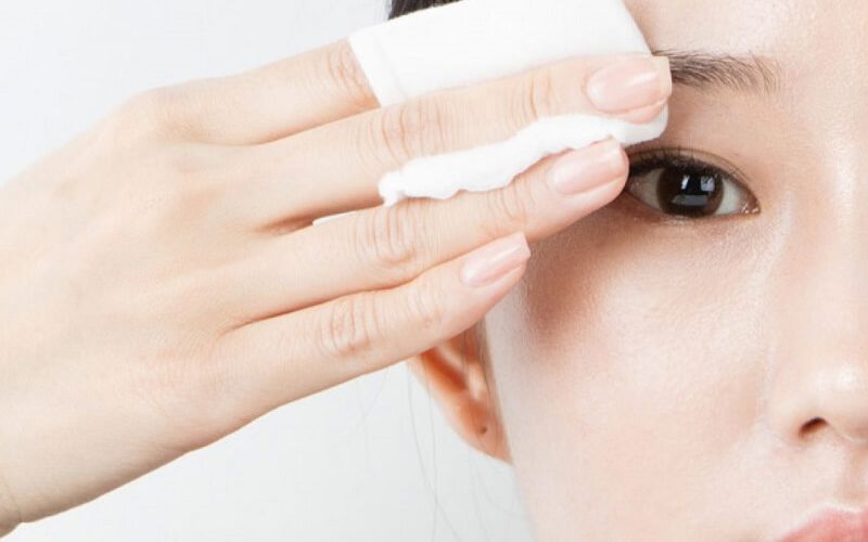 Nên chăm sóc mắt theo hướng dẫn của bác sĩ để mắt nhanh phục hồi