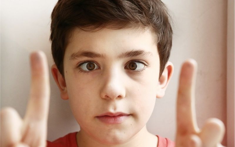 Mắt lé kim là gì được quan tâm nhiều bởi tình trạng này cũng rất phổ biến