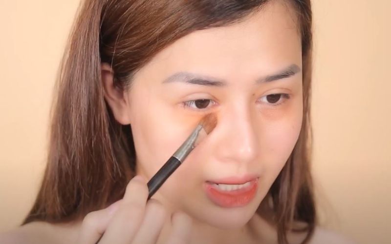 Trang điểm giúp che bọng mắt thâm quầng nhanh chóng