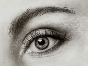 Đôi mắt rắn có đường nét độc đáo, nổi trội, phá vỡ tiêu chuẩn cái đẹp