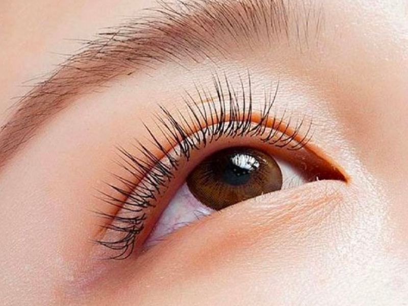 Uốn mi là phương pháp làm đẹp được chị em ưa chuộng