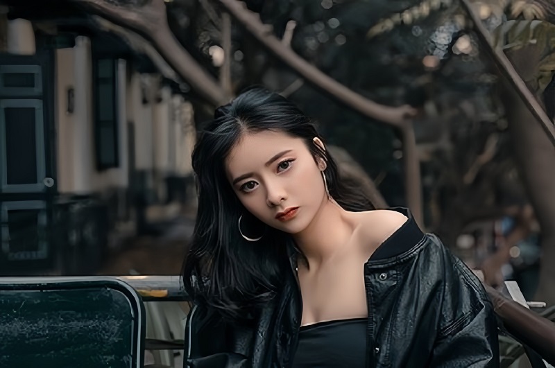 Khuôn mặt lạnh lùng thường thu hút sự quan tâm của những người xung quanh