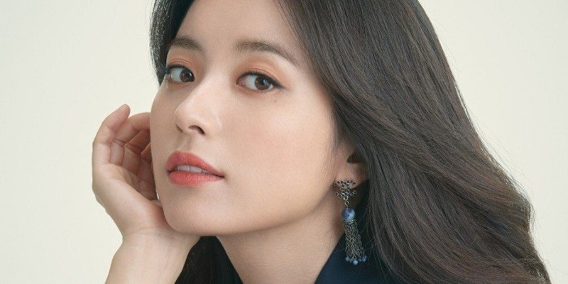 Khách hàng có đôi mắt to tròn, đẹp lung linh khi bác sĩ xác định đúng tỷ lệ của dáng mí cần phẫu thuật