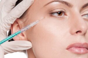 Tiêm filler làm đầy hốc mắt bị lõm sâu và kém sức sống