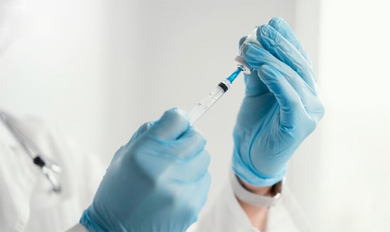 Khi cắt mí sẽ phải dùng thuốc tê và kháng sinh không tốt cho sữa mẹ và ảnh hưởng cho bé