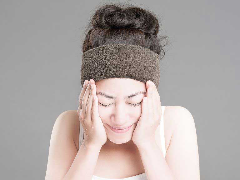 Kết hợp chế độ ăn uống cùng cách chăm sóc phù hợp để mí mắt nhanh hồi phục