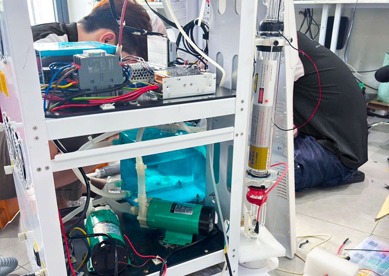 Sửa chữa máy thẩm mỹ cho khách hàng tại Bình Thạnh