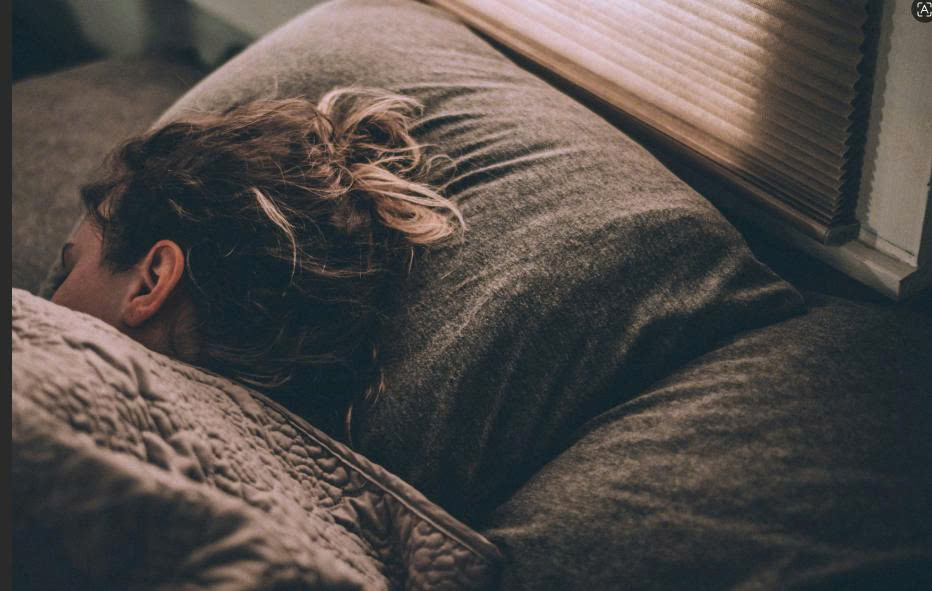 Bao Lâu Ngủ Mới Đủ Để Duy Trì Cân Nặng?