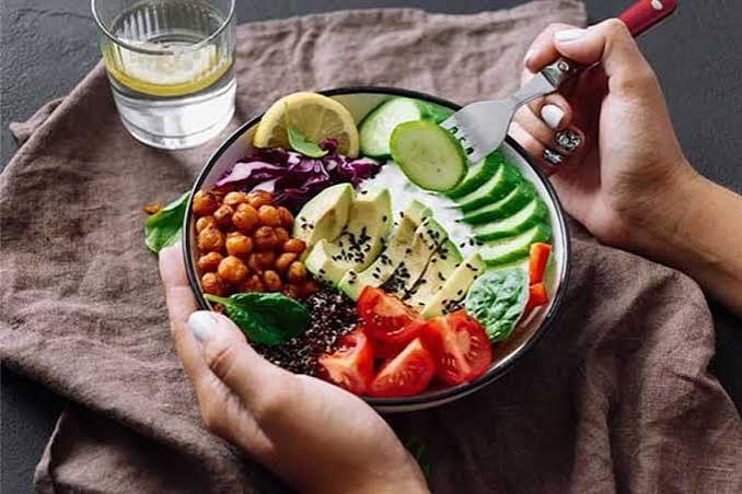 Dinh dưỡng nào để giảm mỡ mà không tụt cân