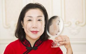 Người phụ Trung Quốc với lông mi dài kỷ lục