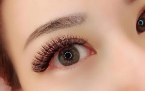 Nối mi cánh tiên giúp làm sáng bừng khuôn mặt