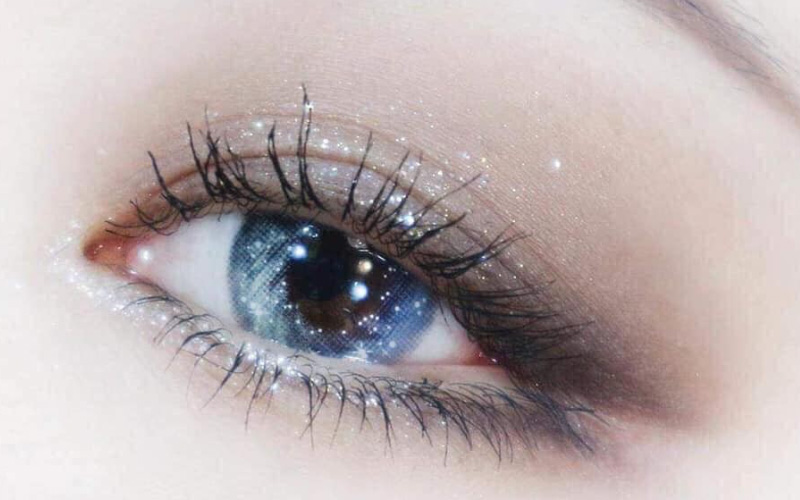 Mi giả kim tuyến có thể đính trực tiếp lên mắt