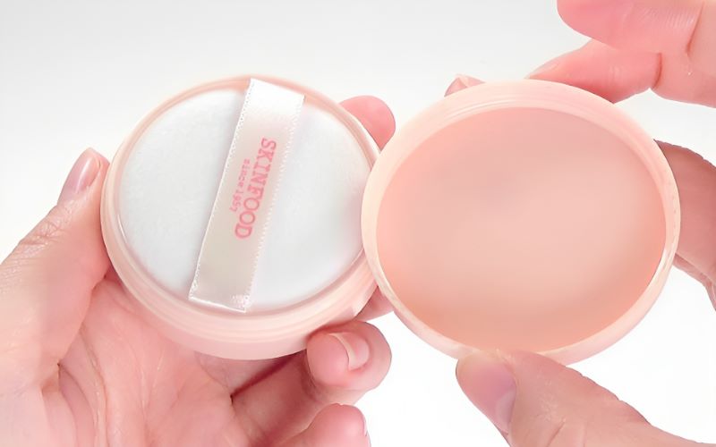 Phấn trang điểm Skinfood được nhiều chuyên gia đánh giá cao