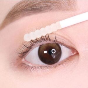 Công dụng thần kỳ của serum dưỡng mi