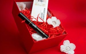 Serum dưỡng mi hiệu ABERA sở hữu kết cấu nhẹ nhàng, dễ thẩm thấu