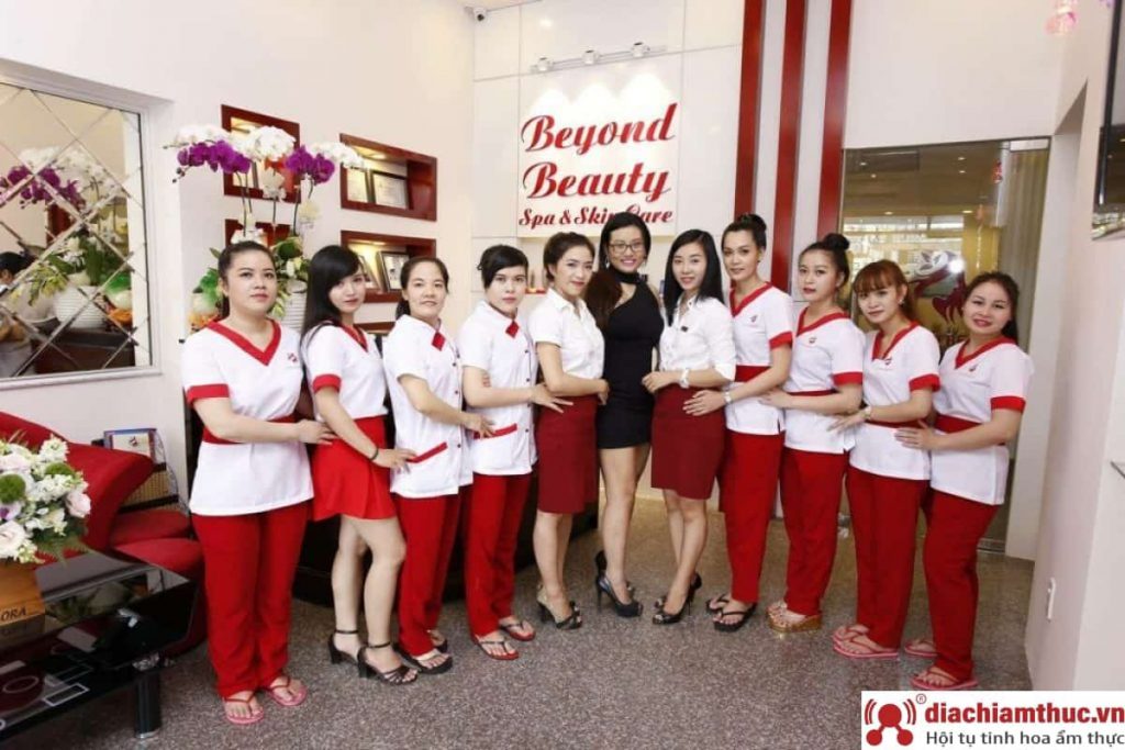 Beyond Beauty Spa, nơi vẻ đẹp tự nhiên được tôn vinh, với dịch vụ triệt lông chuyên nghiệp và không gian ấm cúng, mang đến trải nghiệm thư giãn tuyệt vời