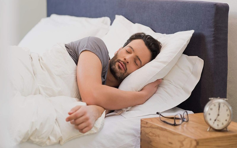 Ngủ đủ giấc trước khi đi xăm mình giúp cơ thể được khỏe mạnh, hạn chế các cơn đau