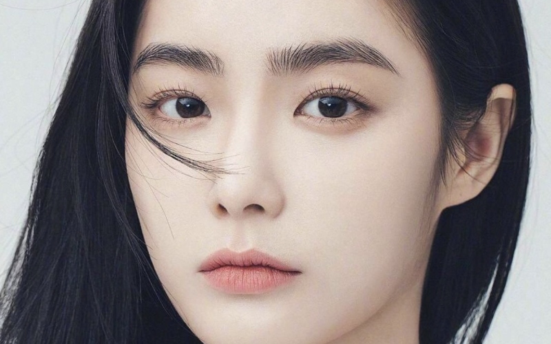 Màu chân mày thường sẽ trùng với màu tóc