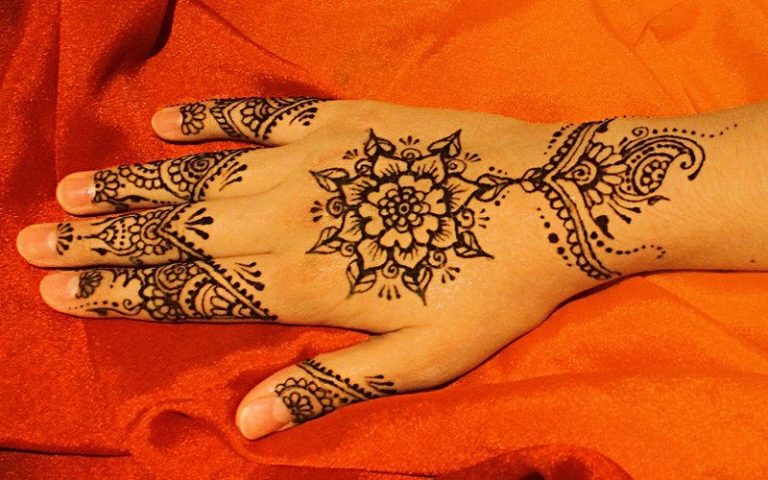 Vẽ Henna là gì? Ý nghĩa 7 biểu tượng trong nghệ thuật vẽ Henna