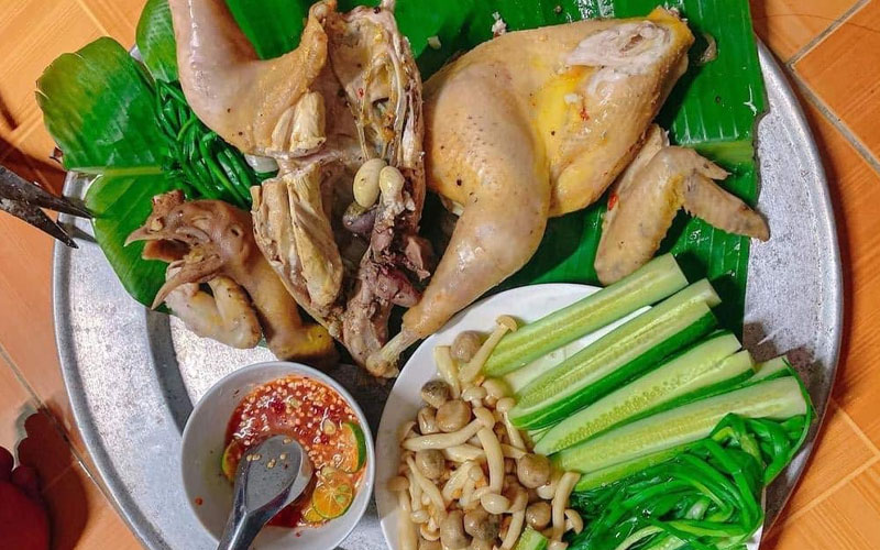 Thịt gà cũng là thực phẩm cần tránh sau phun xăm
