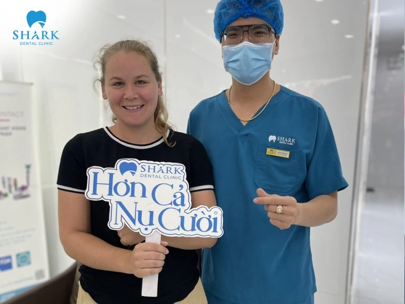You should choose a dental clinic with experienced dentists, modern equipment and technology, and transparent pricing