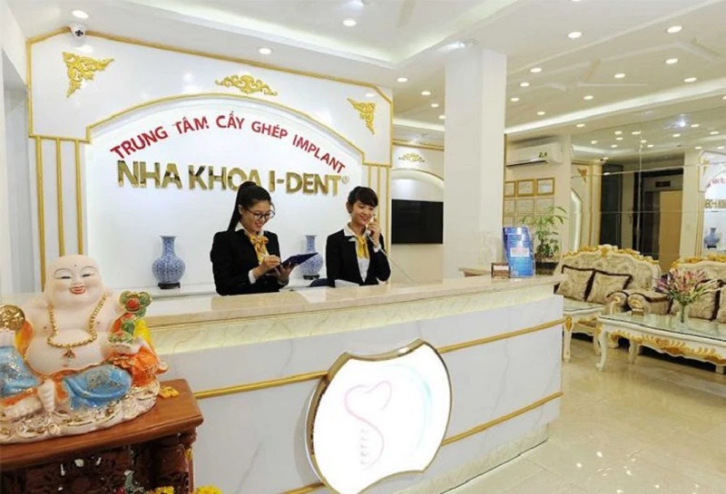 I-DENT Dental Clinic features a modern, comfortable environment with a team of professional and dedicated staff