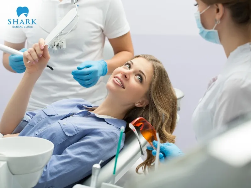 The price of porcelain crowns at dental clinics in Vietnam varies based on several factors, including the type of crown, the dental techniques employed, and the clinic selected