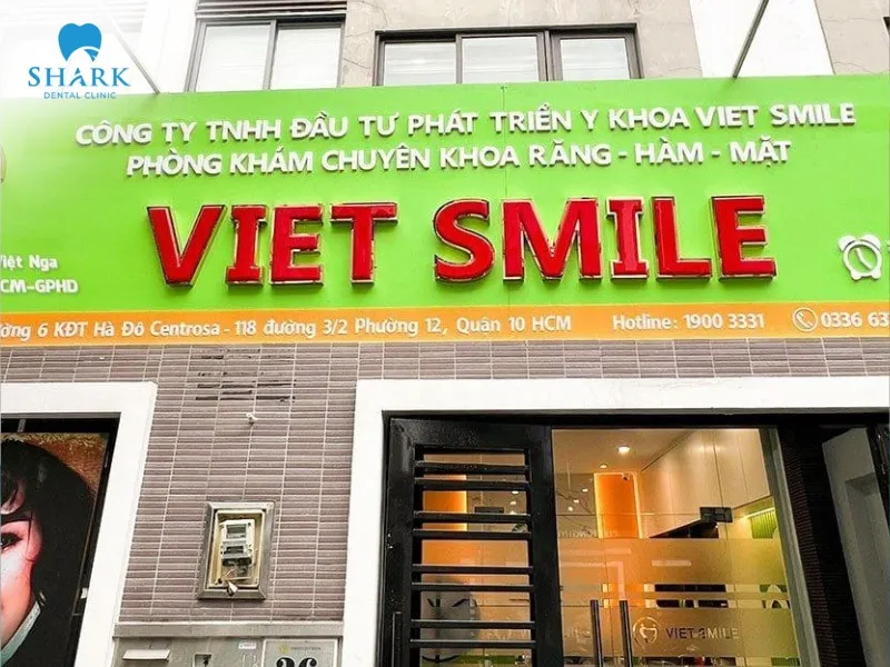 Viet Smile Dental Clinic provides dental veneer services that preserve natural teeth, without invading tooth tissue.