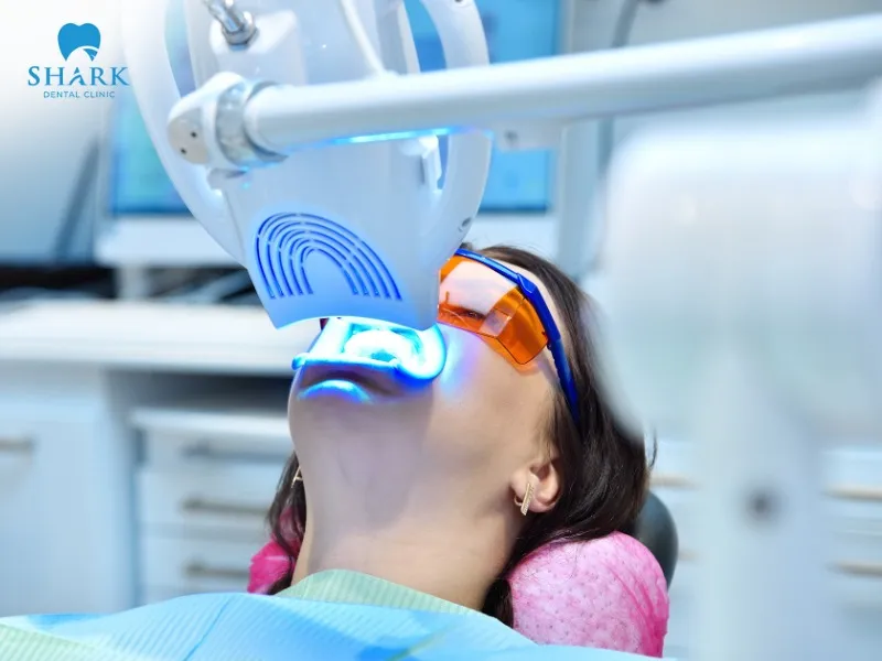 Depending on the actual condition of the chipped porcelain crown, the dentist will recommend the most suitable and safe treatment option for each patient