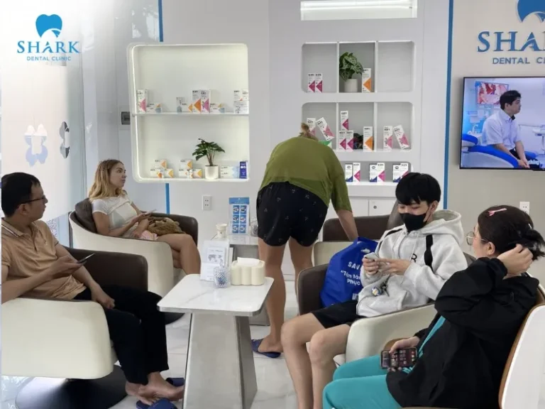 Shark Dental Clinic proudly stands as a quality dental clinic, attracting a large number of domestic and international customers for dental implant treatments.