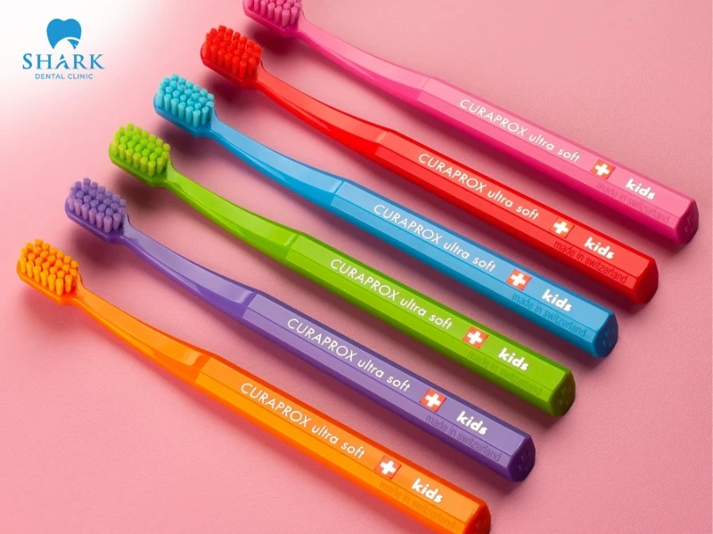 The Curaprox toothbrush helps clean teeth thoroughly, remove food debris, and prevent cavities, gingivitis, and periodontitis