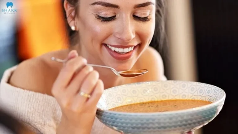 After dental implant surgery, you should eat soft foods to reduce chewing pressure on the implant site and prevent issues such as infection or swelling