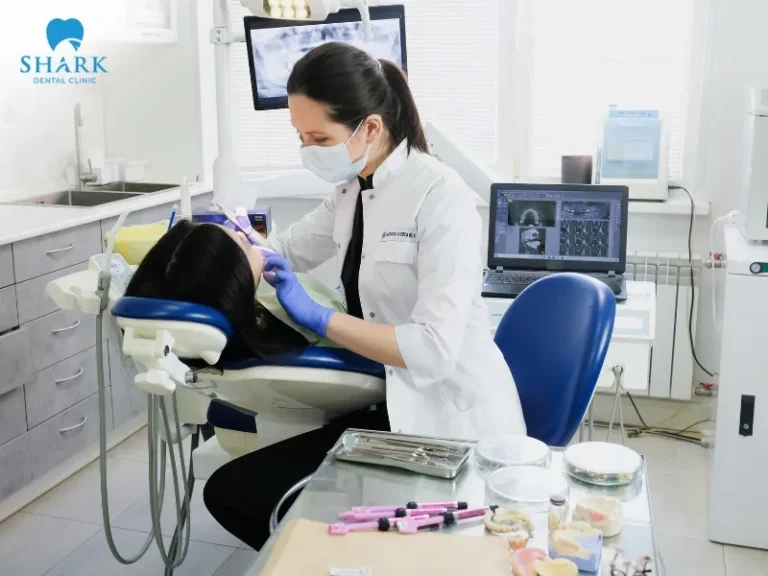 Depending on the symptoms and causes of a loose dental implant, the dentist will recommend the appropriate solution