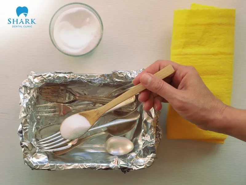 Baking soda and aluminum foil