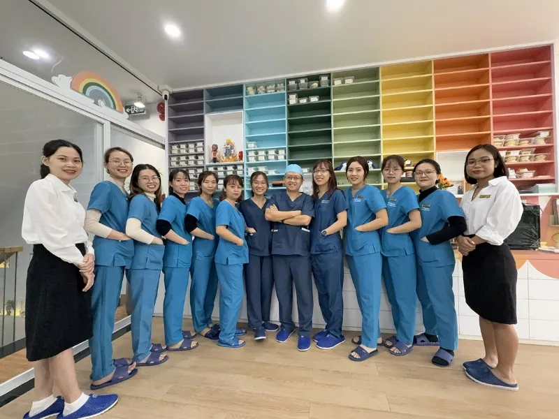 Dr. Bao Dental Clinic is home to a team of highly qualified dentists with many years of experience in aesthetic dentistry