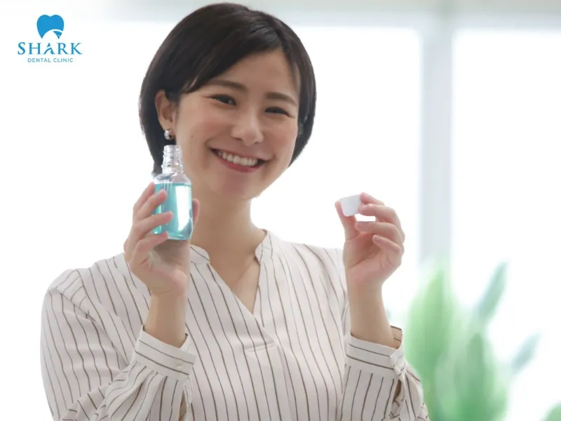 After oil pulling, you should clean your mouth thoroughly to avoid leftover oil remaining in the mouth, which can cause nausea or discomfort