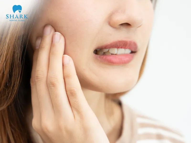 Some types of oils have strong antibacterial properties that help effectively prevent tooth decay