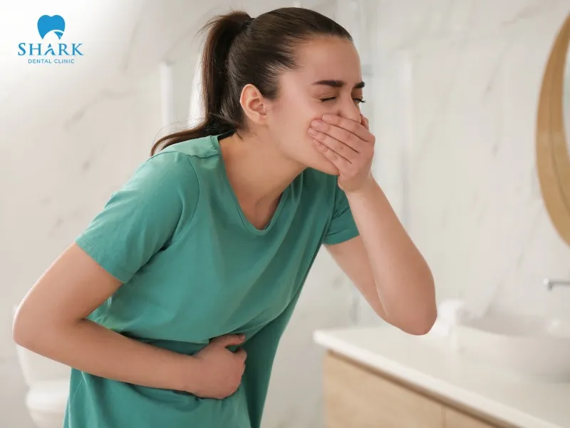 When holding oil in the mouth for too long or using oils with a strong odor, many people may feel slightly nauseous