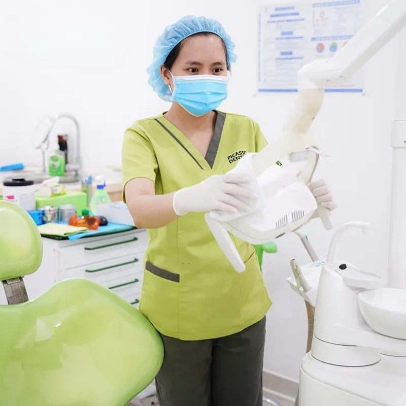 From the examination and treatment stages to post-operative care, the team of dentists at Picasso Dental Clinic is always attentive, helping patients feel comfortable and confident