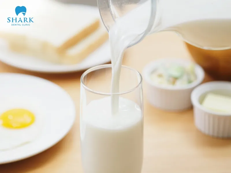 You can include a warm glass of milk in your daily breakfast while wearing a temporary crown