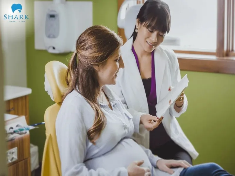 When pain or swelling persists, pregnant women should visit the dental clinic immediately to receive safe and proper treatment