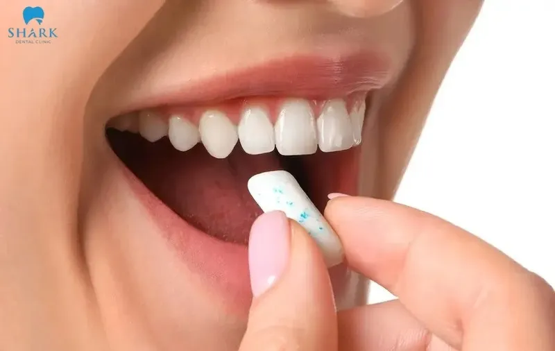 When you have a dental crown, you should choose sugar-free, low-stick chewing gum to help protect the crown optimally