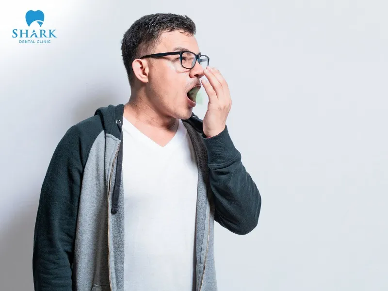 Coffee creates favorable conditions for bacterial growth, causing bad breath