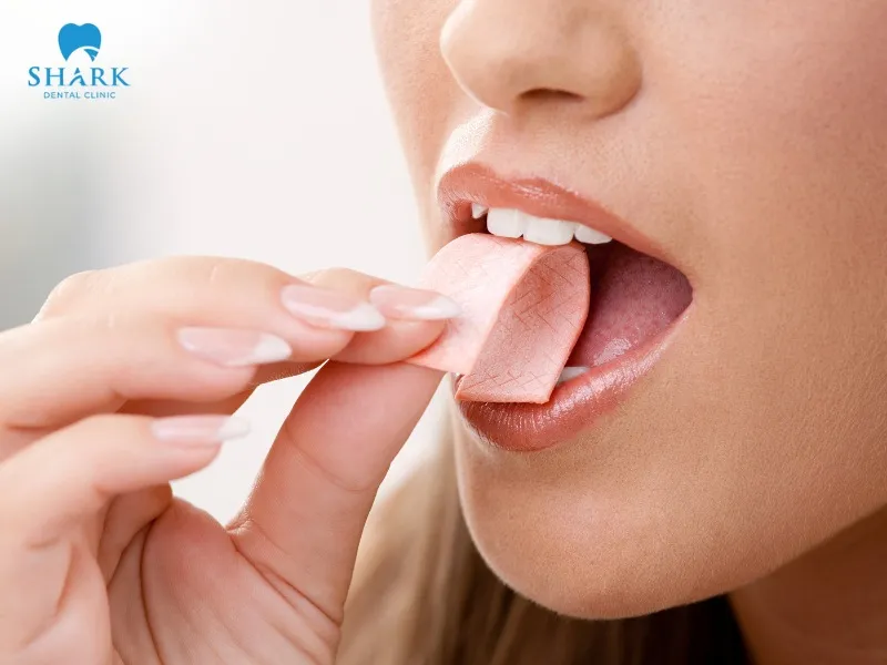 Chewing gum gently can help alleviate headache symptoms