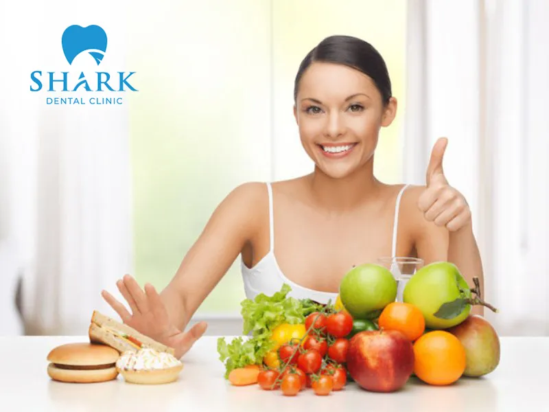 Pay attention to a balanced diet and proper eating habits to protect your teeth and prevent the risk of porcelain crown loosening or detachment